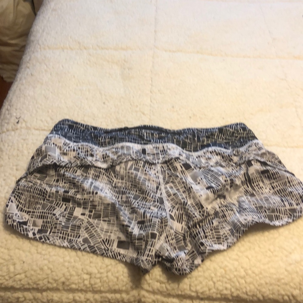 Lululemon seawheeze 2016 speed shorts size 6